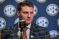 Deadspin | Reports: Auburn C Connor Lew (ACL) out for season