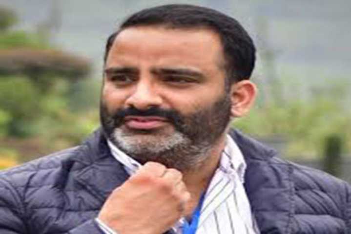 Kashmir Lawmaker Flags Uneven NCSS Implementation, Promises Support for Industries 