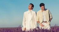 ¡Un Dueto Explosivo! Silvestre Dangond y Sebastián Yatra Unen Fuerzas para Traer una Fusión Irresistible de Pop y Vallenato en su Nuevo Éxito.
