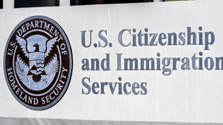 El formulario I-912 de USCIS para exención del pago de tarifa – Telemundo San Diego (20)