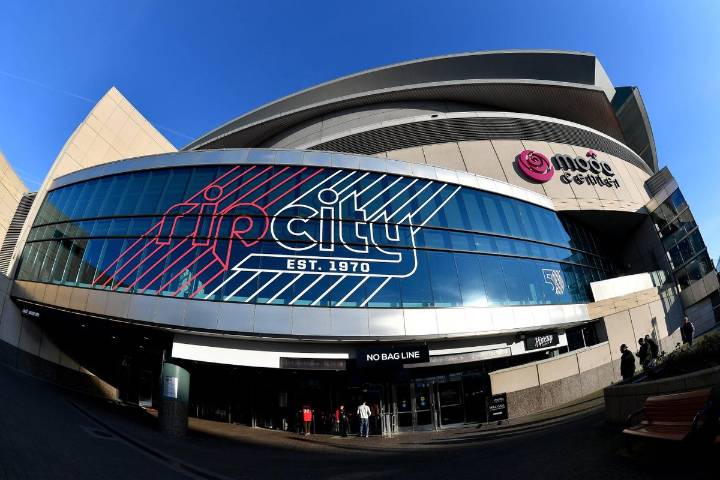 Lawsuit over Trail Blazers ownership deal dropped, clearing path for sale