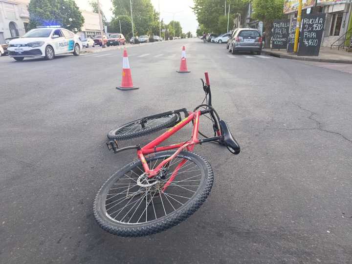 Ciclista herida en General Paz y Pringles