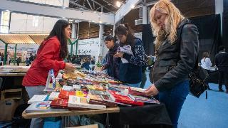 Conversatorios y presentaciones, entre la palabra y la memoria en la Feria del libro
