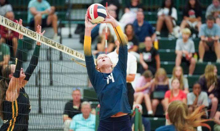 Volleyball: Neuqua's Tatum Kelly is a Division I prospect