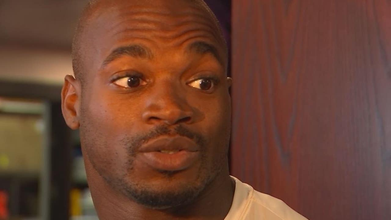Former NFL star Adrian Peterson arrested in Sugar Land, records show