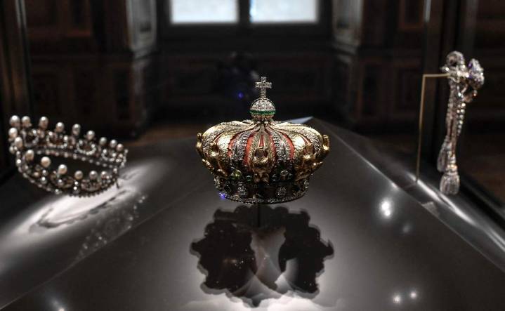 Localizan dañada la corona de la emperatriz Eugenia