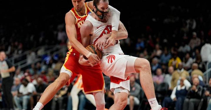 Jakob Poeltl out with lower back stiffness as Raptors host Rockets