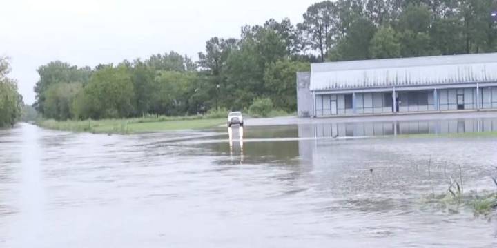 Government shutdown impacts largest flood insurance program