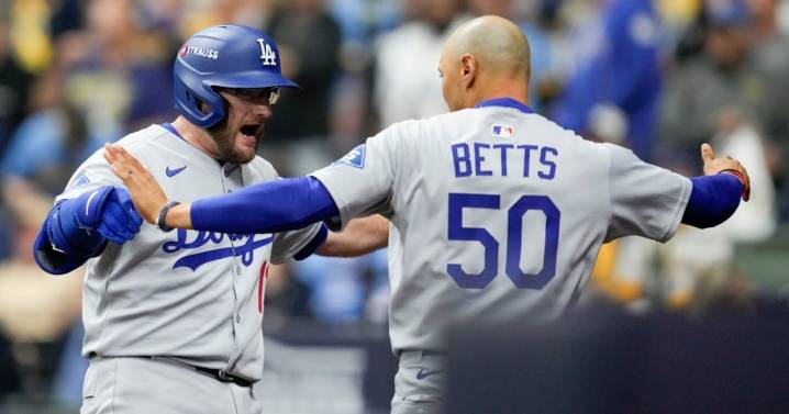 Dodgers vence de nuevo a Brewers y aumenta su ventaja en la Serie de Campeonato de la Liga Nacional de la MLB