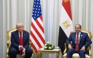 Llega Trump a Egipto para cumbre de paz