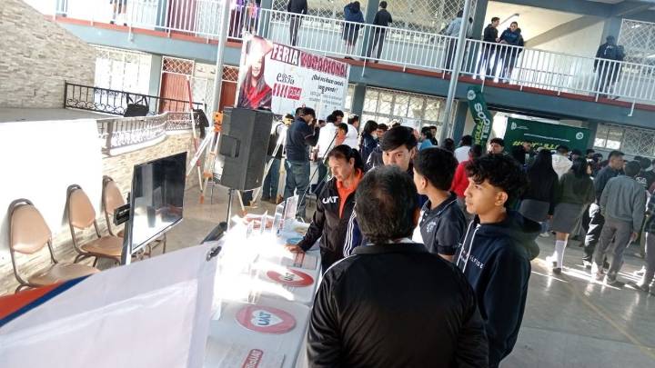 Deciden su futuro alumnos del CBTis 234; participan en feria vocacional