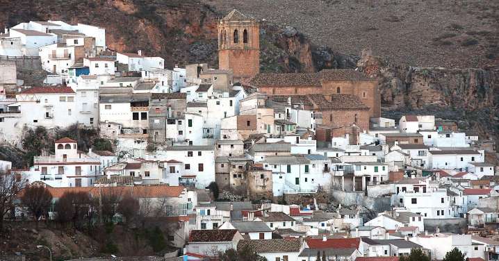 La Comisión  de Patrimonio de Granada aprueba los proyectos de restauración de las iglesias de Íllora y Colomera