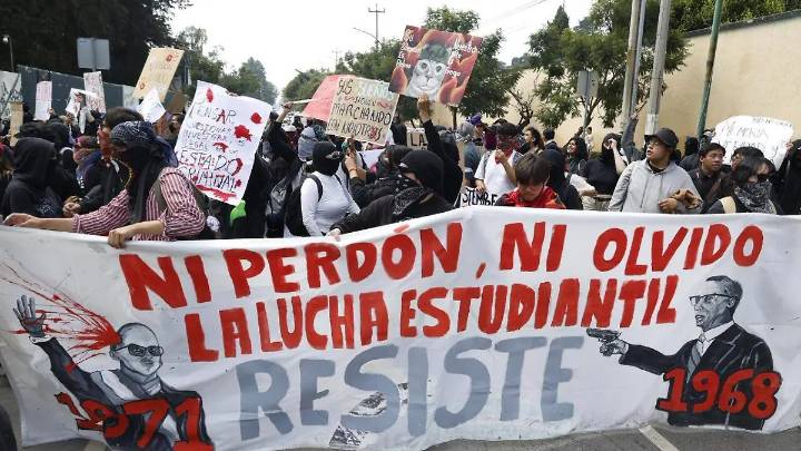 Marcha del 2 de octubre en Toluca: estudiantes recuerdan Tlatelolco y Ayotzinapa