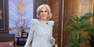 Mirtha Legrand dejó sus clásicos vestidos y sorprendió en su programa al lucir un conjunto de blusa y falda