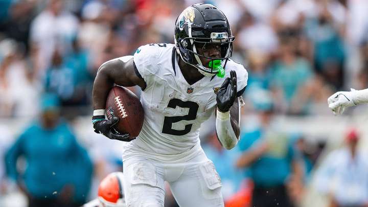 Patriots sign D’Ernest Johnson to practice squad as NFL trade deadline nears