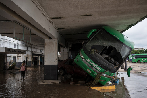 Fotos muestran los estragos de lluvias torrenciales en México