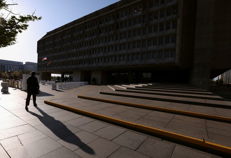 US judge blocks Trump's plan to lay off thousands of government workers