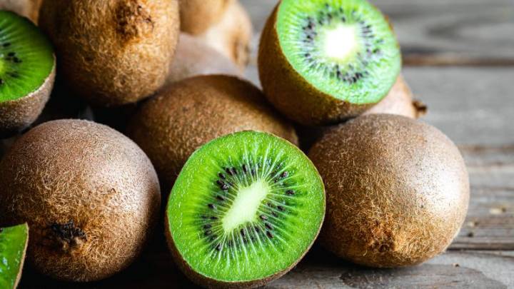 Eating 2 to 3 kiwis a day can relieve chronic constipation, according to new dietary guidelines