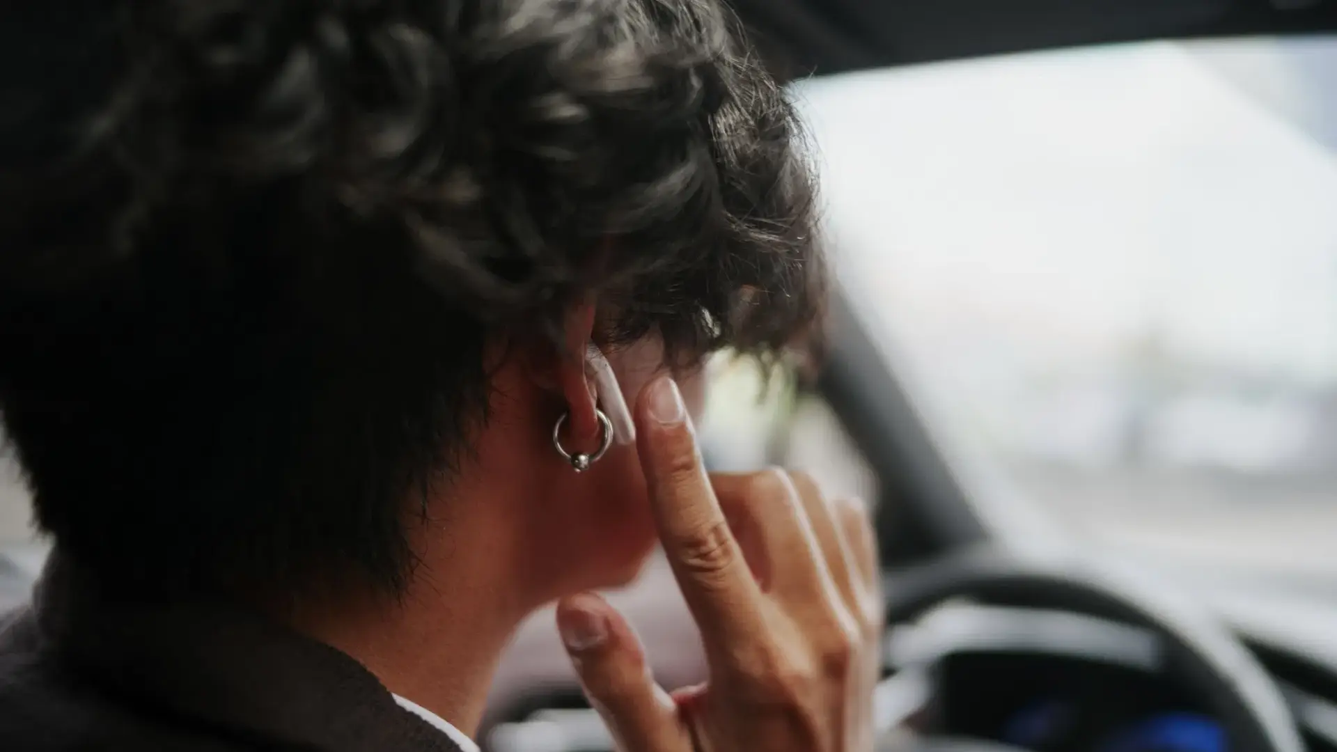 Can you wear Apple AirPods while driving in Australia?