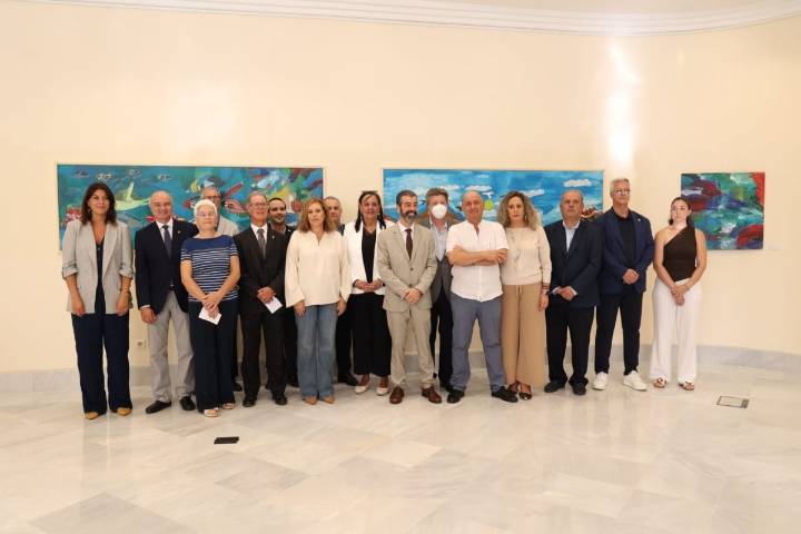 El Parlamento de Canarias exhibe las pinturas de pacientes de salud mental