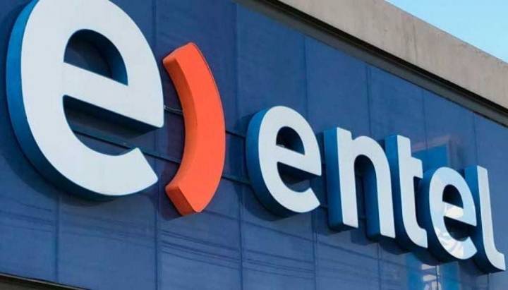 Tras "degradación masiva de servicios" de Entel: Subtel recuerda derecho a descuento en boletas de clientes afectados