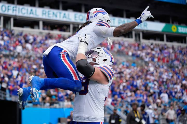 Josh Allen shines as Buffalo Bills rout Carolina Panthers 40