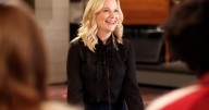 'SNL' host Amy Poehler joined by Tina Fey in cold open and at the 'Weekend Update' desk
