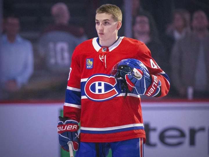 Canadiens' culture grows: Teammates fête Lane Hutson after new deal