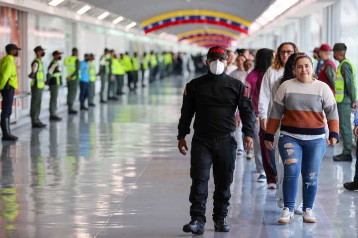 Retorno digno de 208 migrantes desde EEUU con el apoyo y respaldo del Estado venezolano