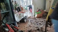 Juan trabajó 3 años en EU para construir su casa, que hoy se derrumba por lluvias de Priscila