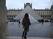 Robo en el Louvre: cinco nuevos detenidos anuncia fiscalía de Perías