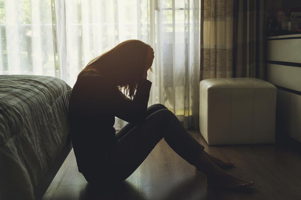 Dear Abby: My friend doesn't want to interfere with her daughter's abusive marriage