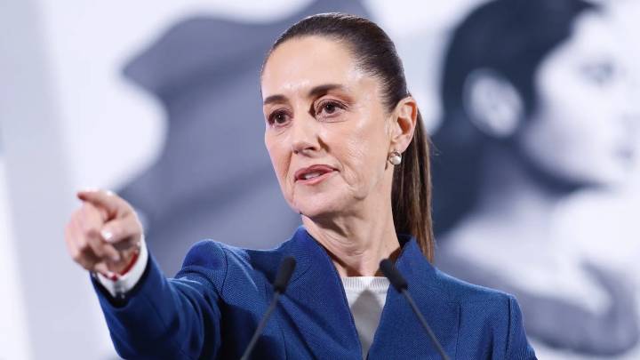 Sheinbaum dice que Sánchez buscó convencerla para que invitara a Felipe VI a su toma de posesión