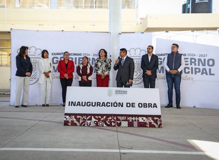 Omar Muñoz inaugura arco techo del bachillerato “Forjadores de Puebla”