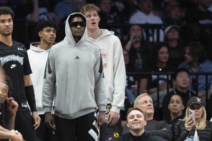 Anthony Edwards has hamstring strain, to be re