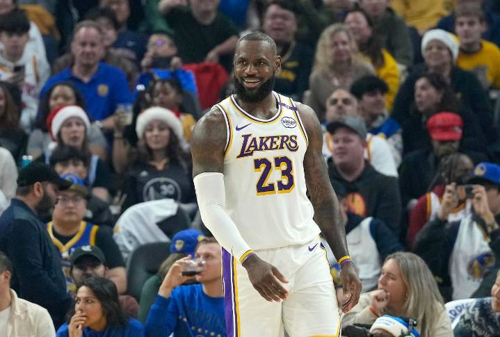 Lakers Star LeBron James Sidelined For 3-4 Weeks With Sciatica