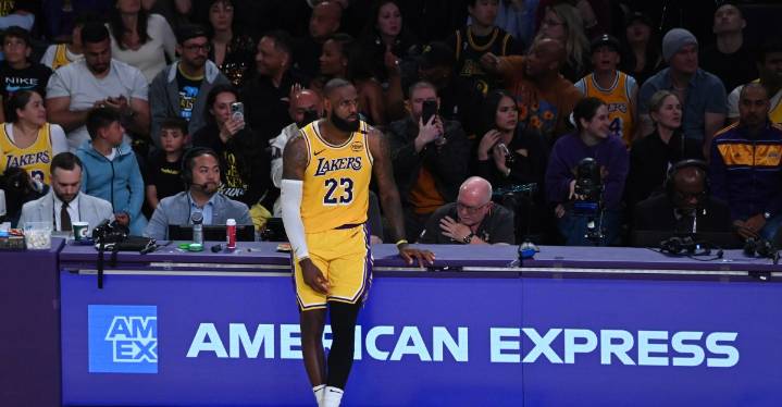 LeBron James out 3-4 weeks with sciatica, will miss start of season
