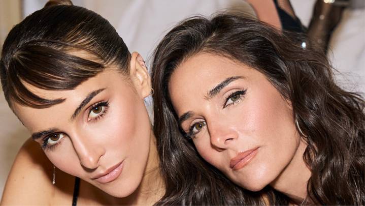 Juana Viale y su hija Ámbar de Benedictis protagonizan una elegante campaña del Día de la Madre