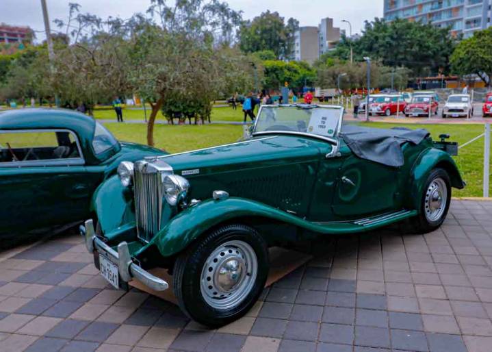 Lujo, historia y diseño: el legado británico rueda por Lima