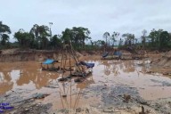 FF. AA. y PNP destruyen campamentos y equipos usados para minería ilegal en Madre de Dios