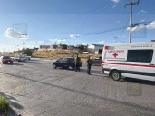 Omite alto y provoca choque en cruce con la vialidad Ch