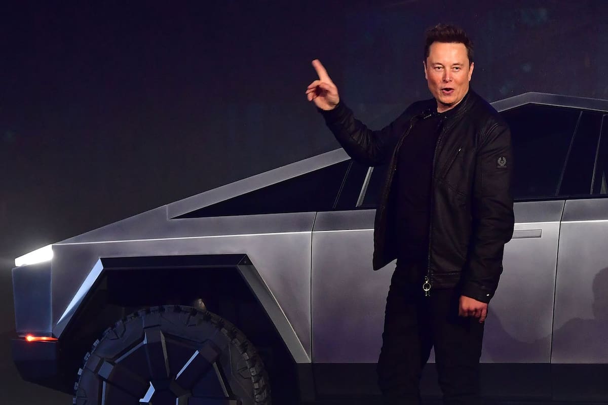 "Fuerte amenaza". Elon Musk podría dejar Tesla si no le aprueban un pago récord