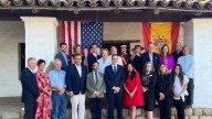 Santa Bárbara recibe al alcalde del municipio cántabro donde nació el fundador de la ciudad