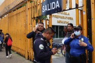 Desalojan a estudiantes y personal de preparatorias 7 y 8 por presuntas amenazas de violencia