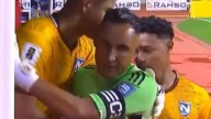 El gesto del ex-Newell's con un rival que hasta fue criticado por el DT por su actuación