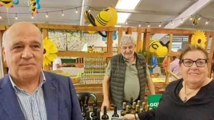 La «foto de la vergüenza»: dos políticos gallegos posan con Laureano Oubiña