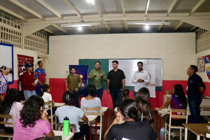 Revenga fortalece el futuro de su juventud con el programa «Jóvenes con Propósito»