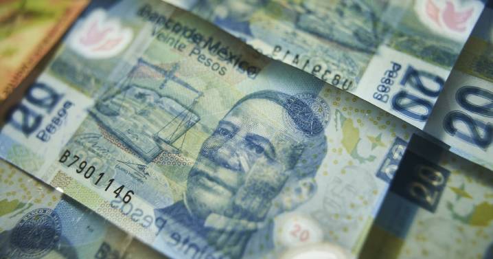 ¿Tus billetes de 20 pesos ya no valen? Banxico saca de circulación divisas con rostro de Benito Juárez