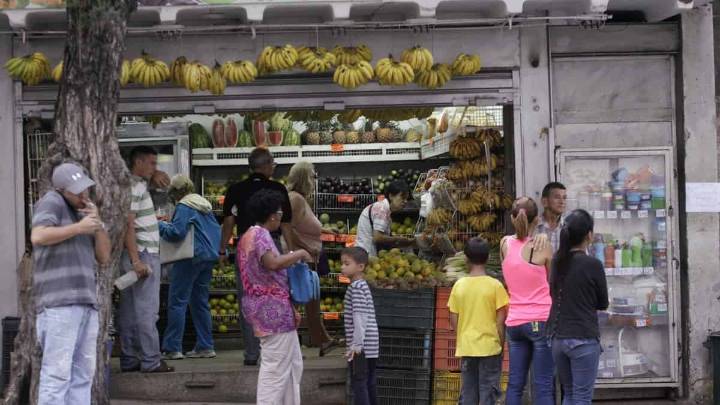 Inflación y devaluación: la verdadera guerra que libran los venezolanos a diario