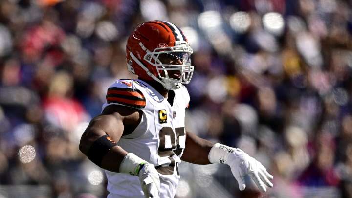 Myles Garrett has three first-half sacks, but Patriots lead at halftime 9